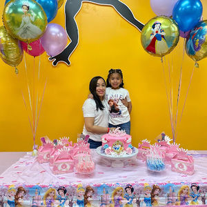 Meet your Posher, Leolisa